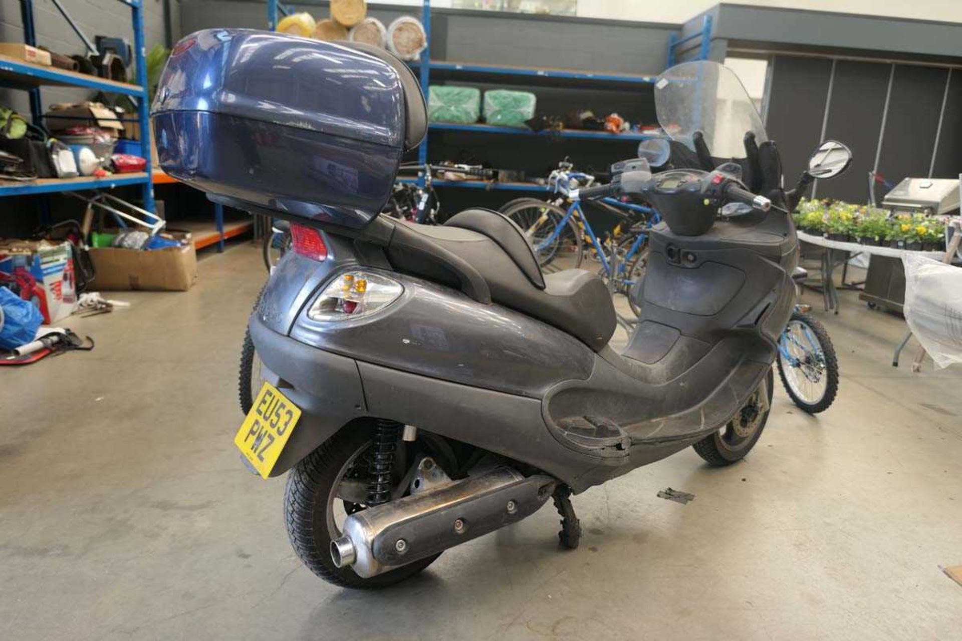 (EU53 PWZ) Piaggio X9 500 scooter in silver, 459cc petrol, first registered 09/10/2003, mileage - Image 11 of 16