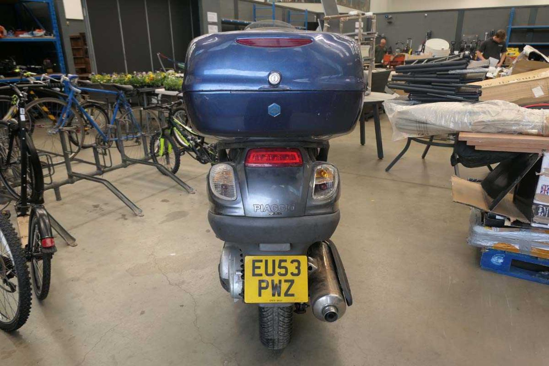 (EU53 PWZ) Piaggio X9 500 scooter in silver, 459cc petrol, first registered 09/10/2003, mileage - Image 7 of 16