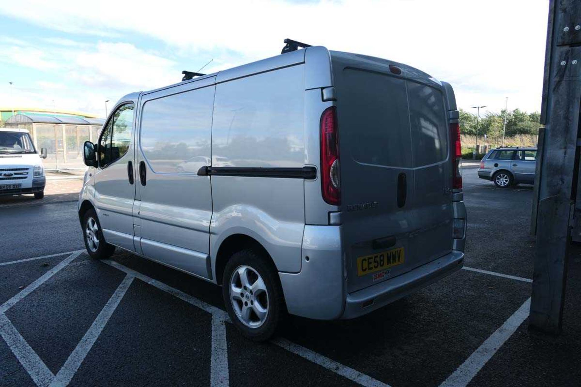 (CE58 WWV) Renault Trafic SL27 Sport DCI 115 panel van in silver, first registered 27/09/2008, - Image 5 of 12