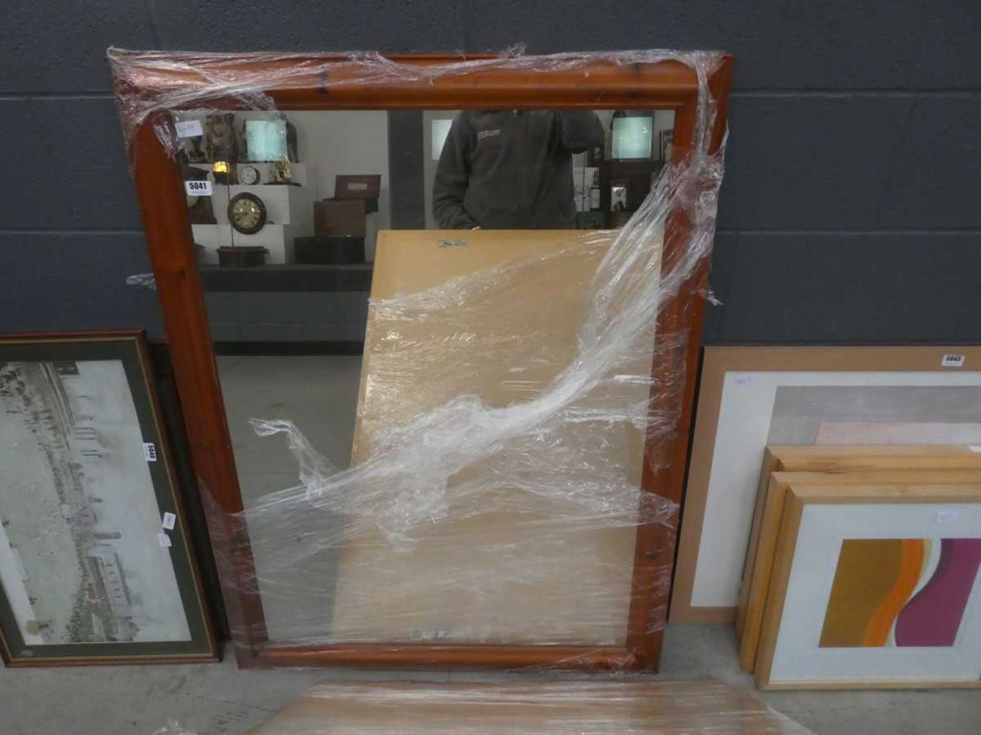 Rectangular mirror in pine frame