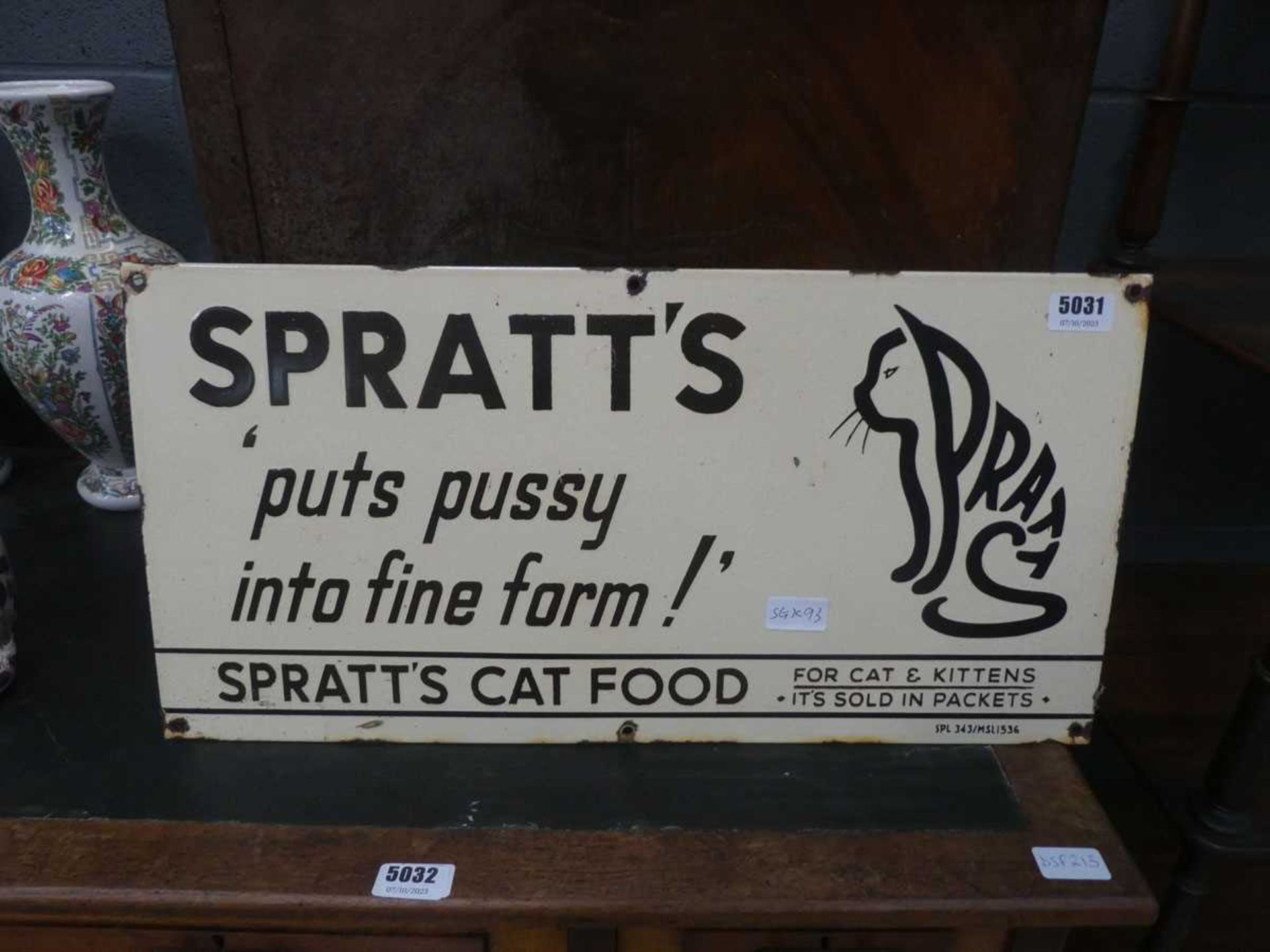 Spratt's cat food sign