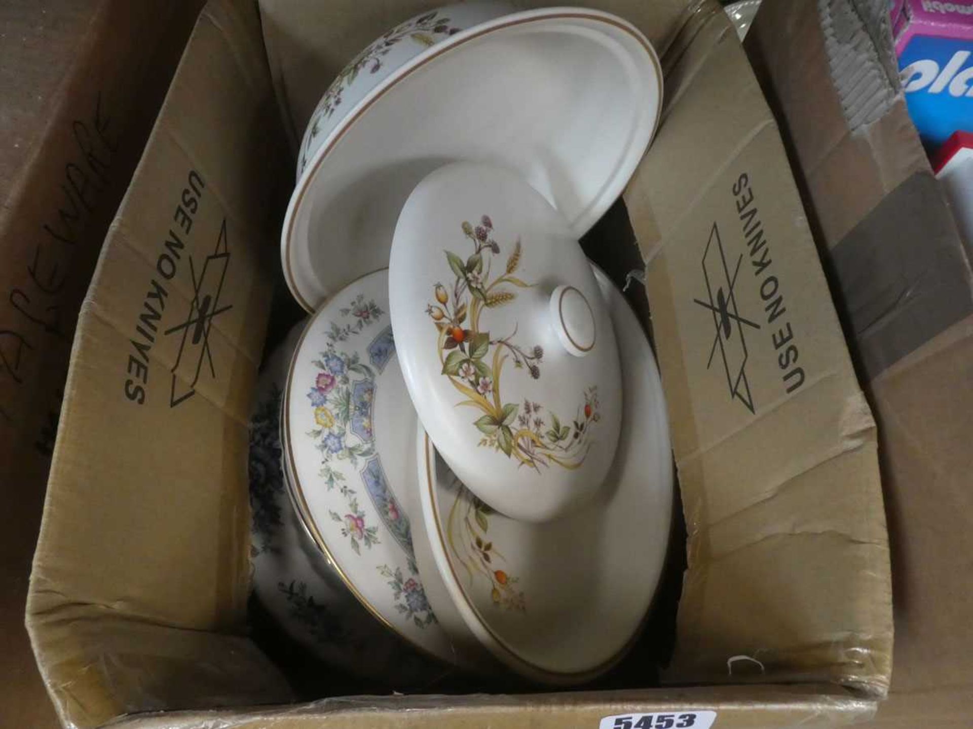 Box containing a quantity of Royal Worcester and other floral patterned crockery
