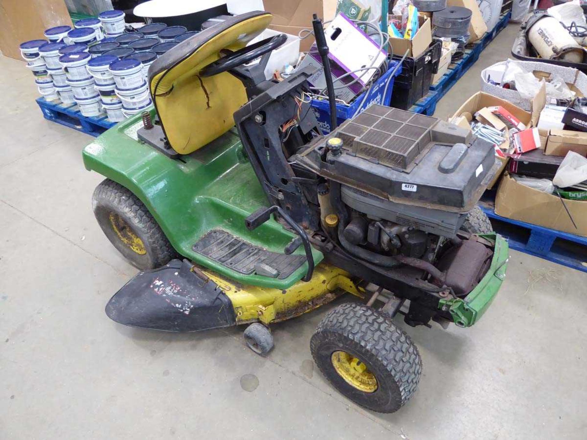 John Deere ride on lawnmower, no engine cover