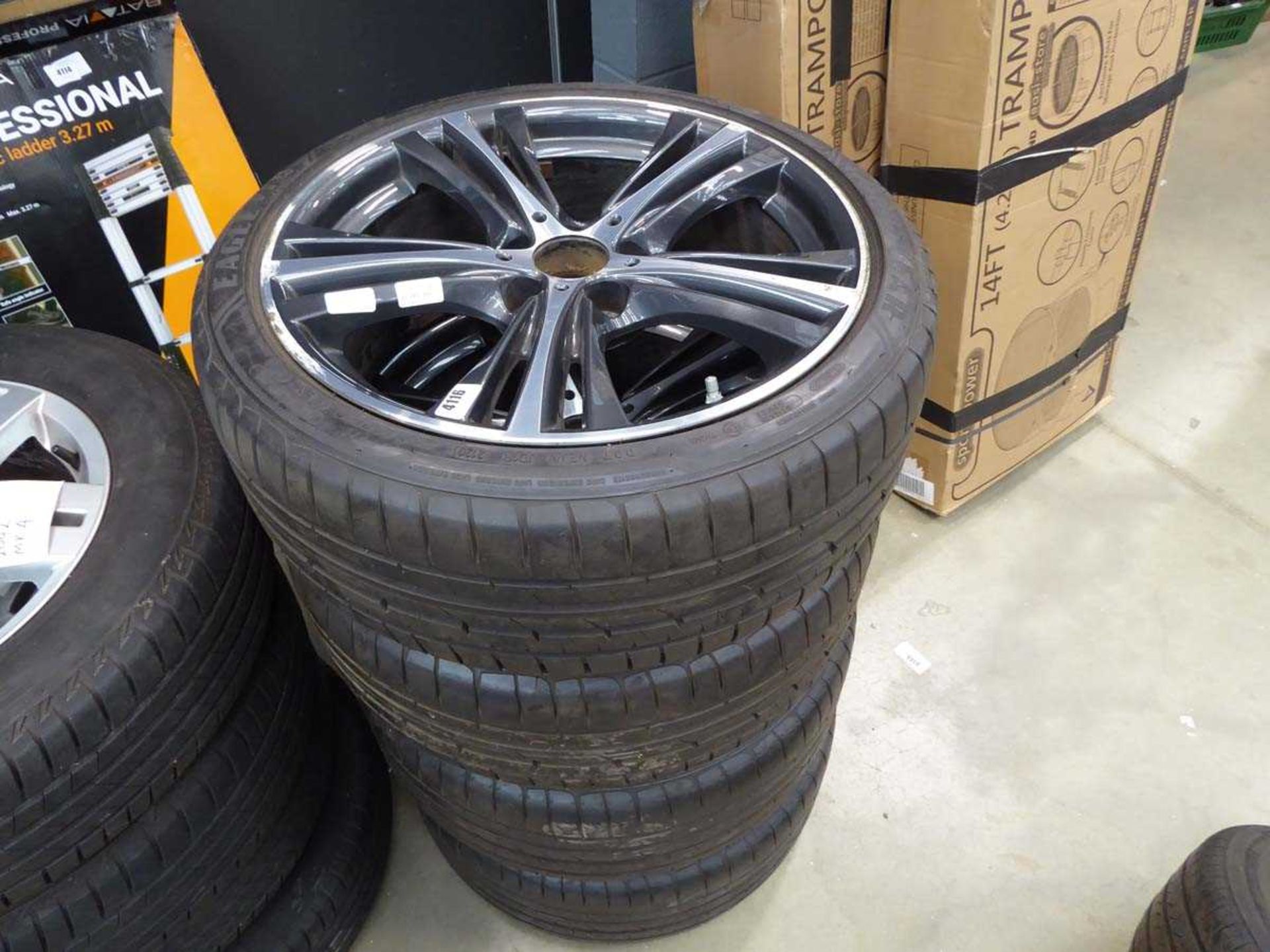 Set of 4 BMW alloy wheels and tyres