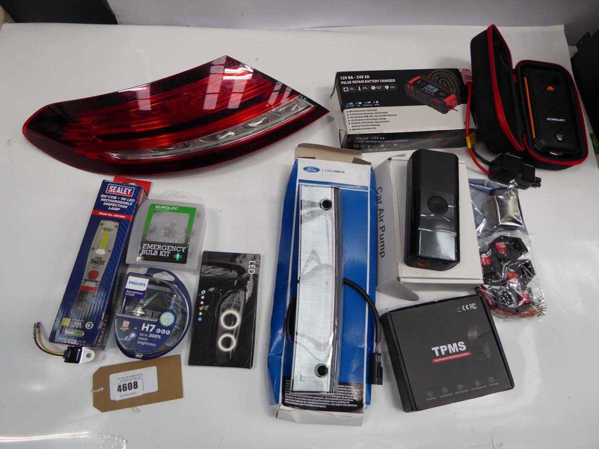 +VAT Bag containing car lights and electrical items, including Mercedes Benz C-class Coupe rear