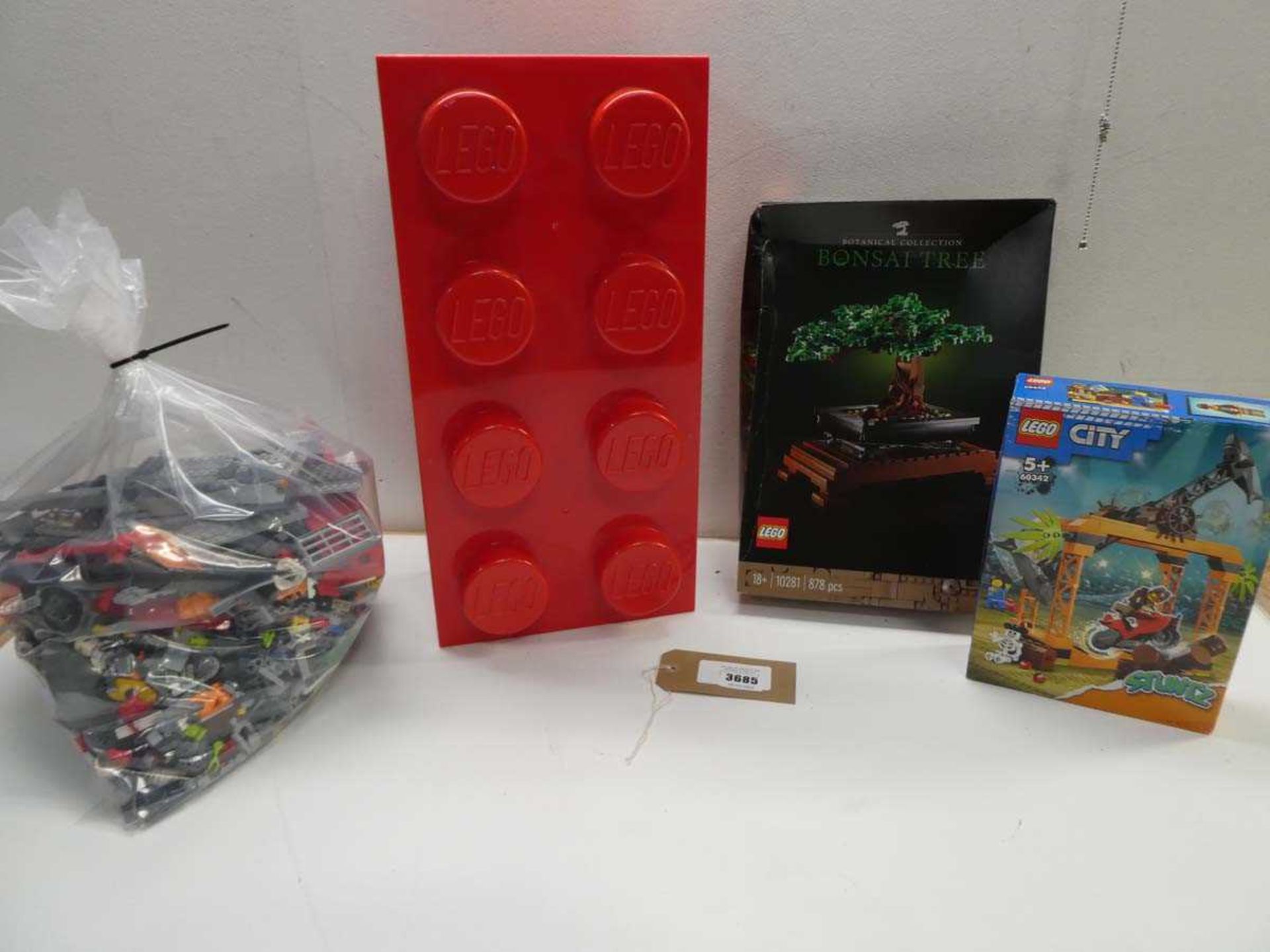 +VAT Lego Bonsai Tree & City model kits, large bag of loose Lego and large Lego brick storage box