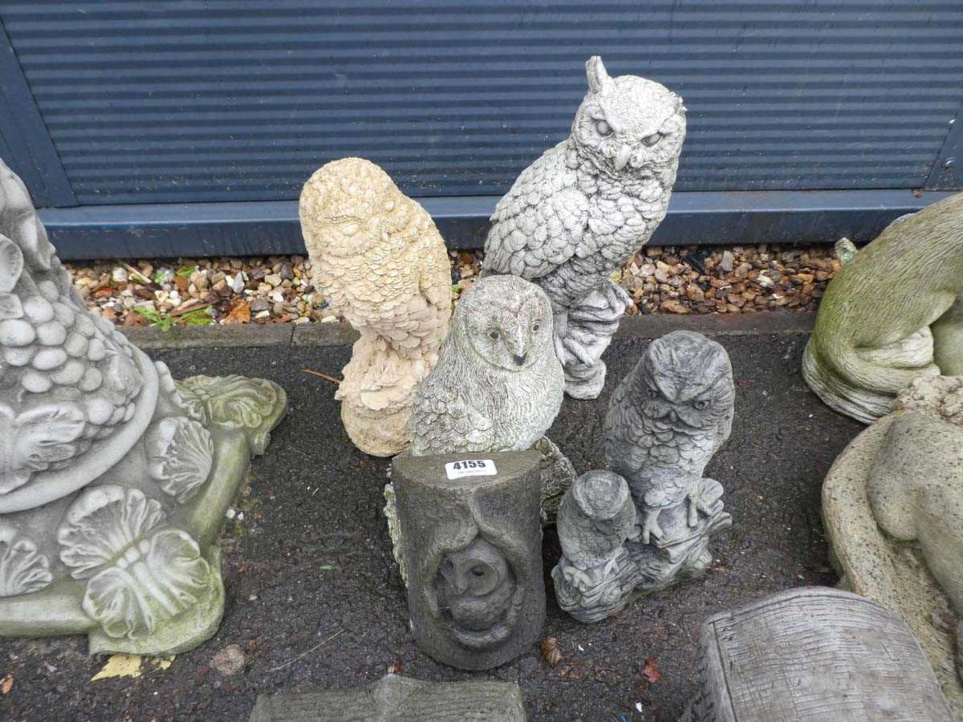 Quantity of concrete owls