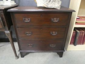 Edwardian 3 drawer chest of drawers