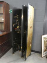 Folding oriental screen with floral decoration