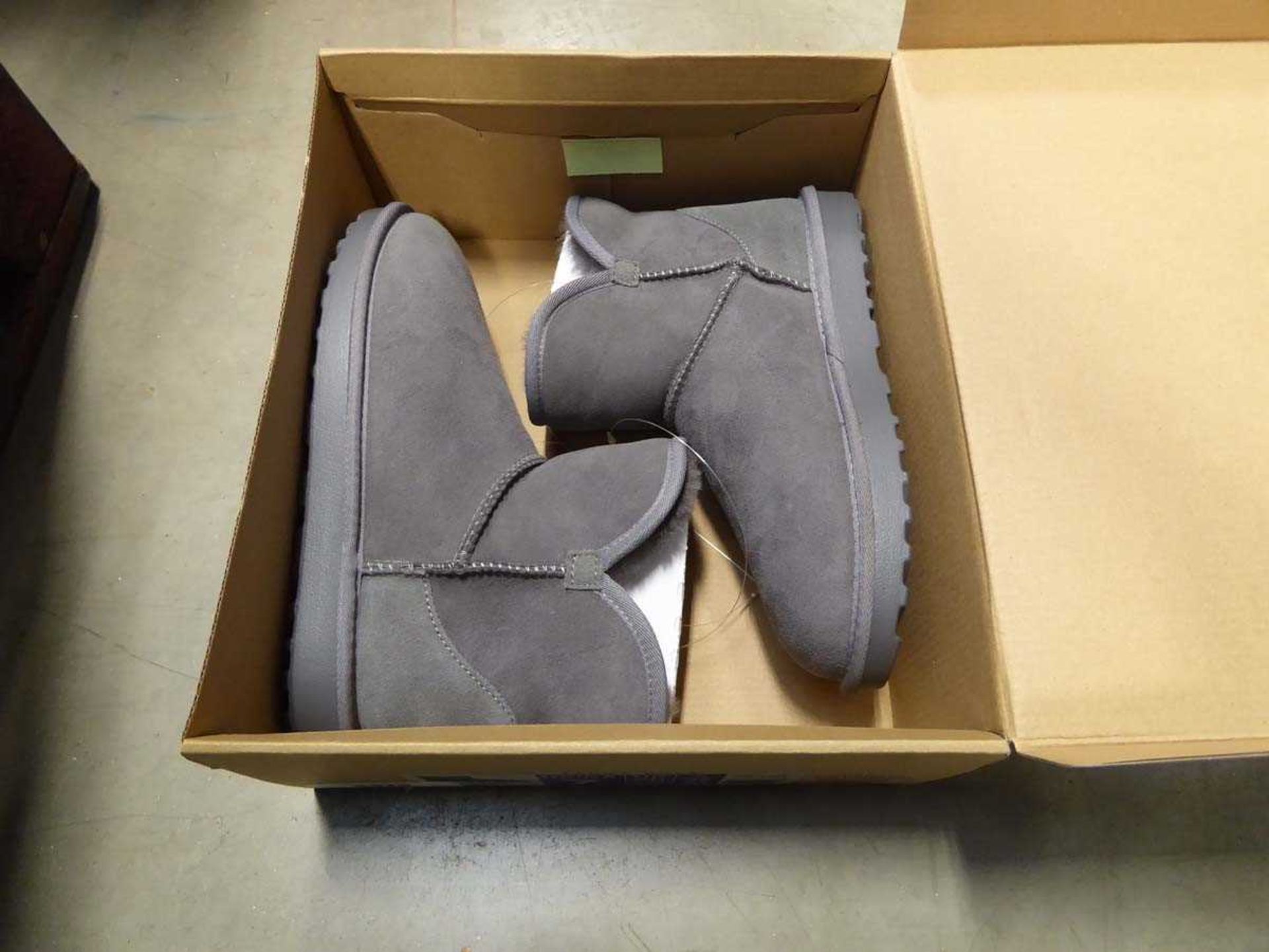 +VAT Boxed pair of ladies Kirkland Shearling boots, size 5