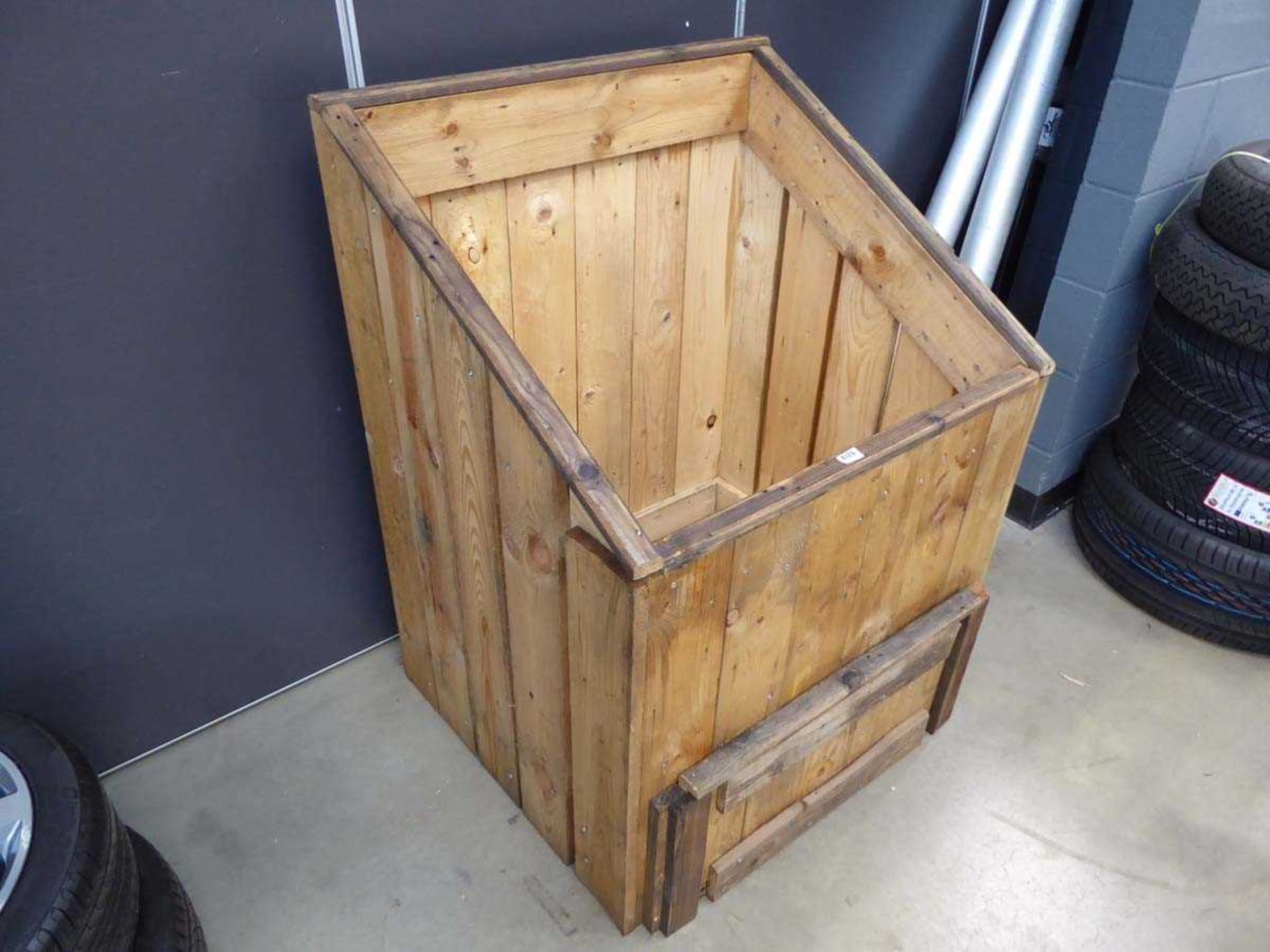 Compost bin