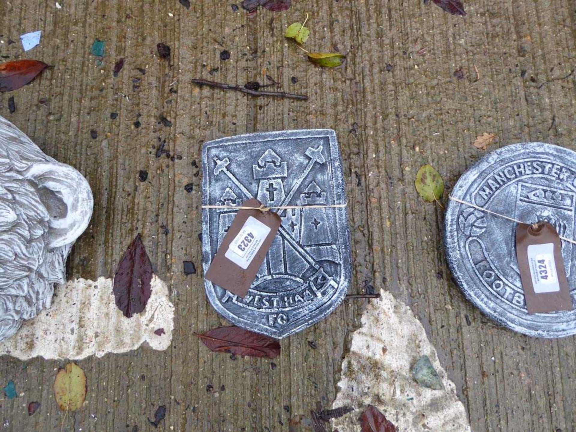 Concrete wall plaque depicting West Ham United F.C.