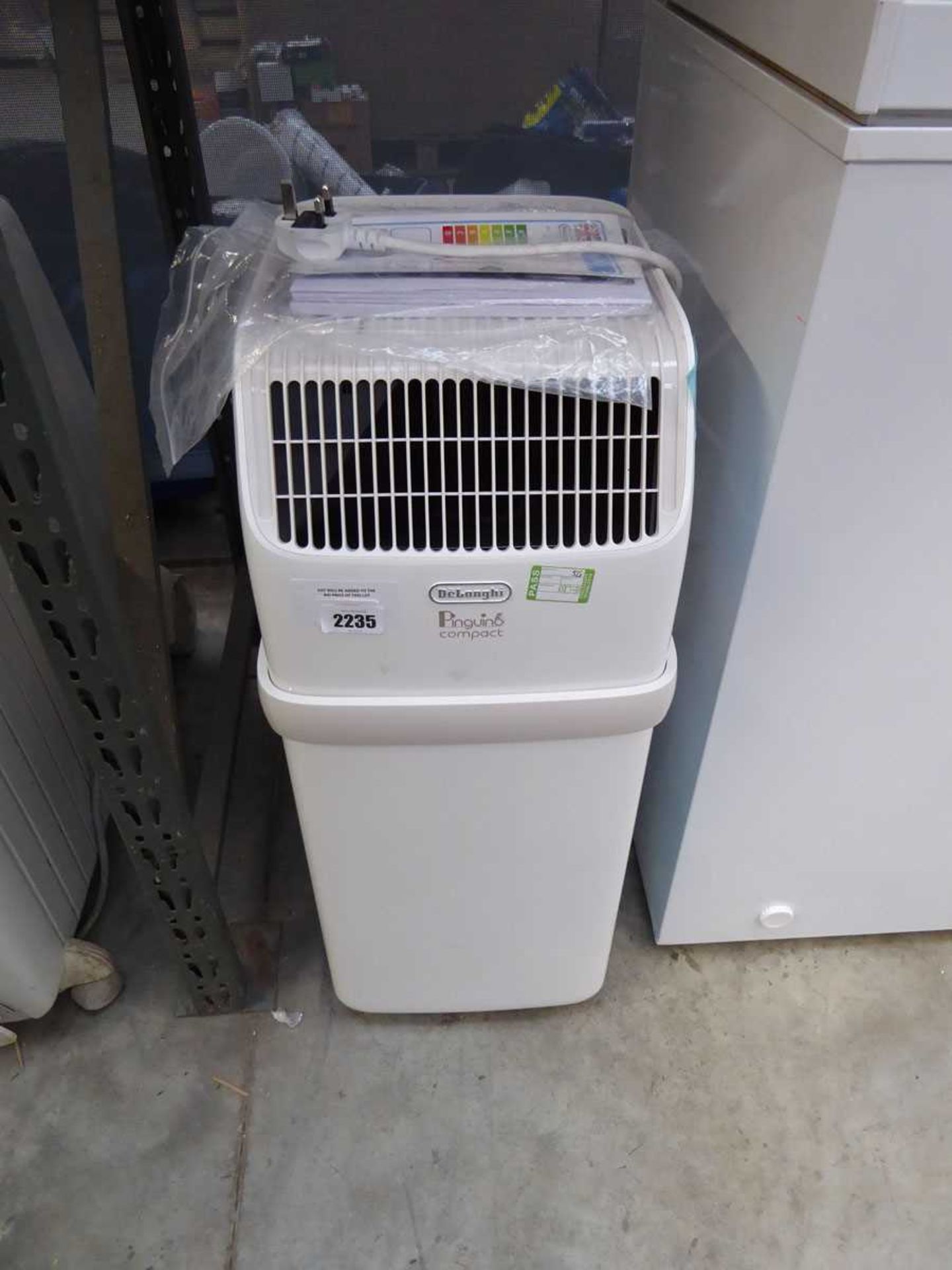+VAT De'Longhi Pinguino compact portable air conditioning unit