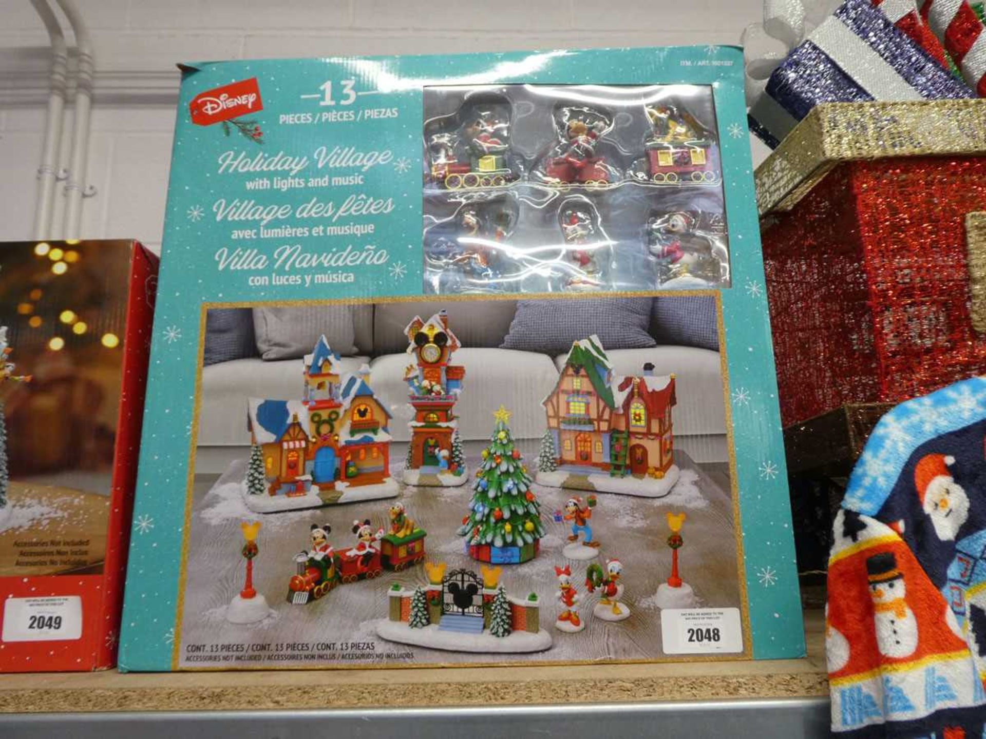 +VAT Boxed Disney 13 piece holiday village set