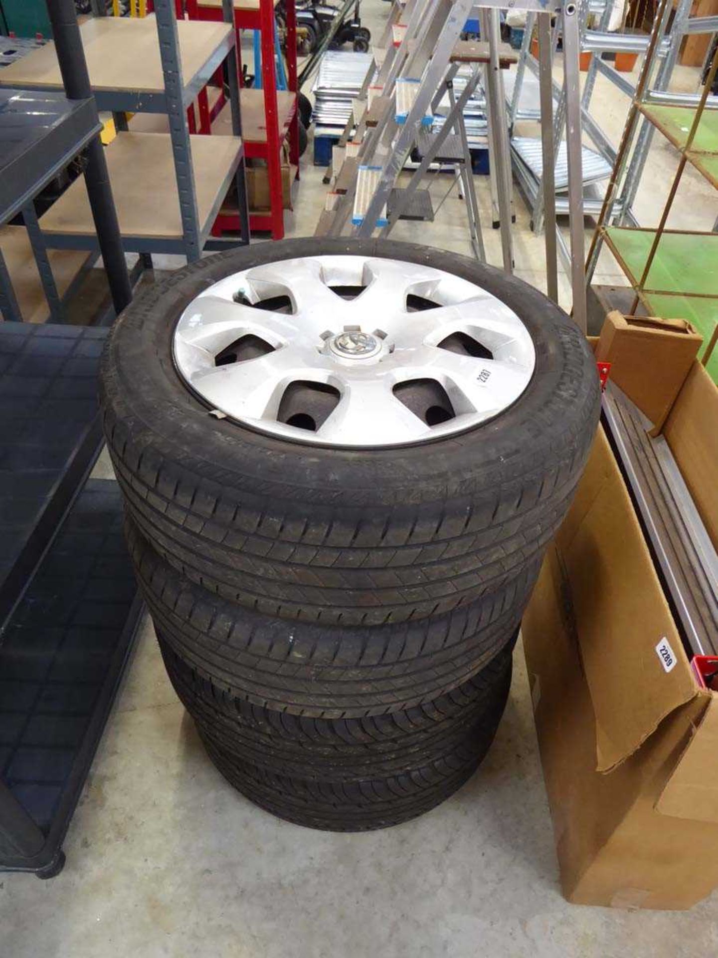 Set of 4 Bridgestone 205-55R16-91V car tyres