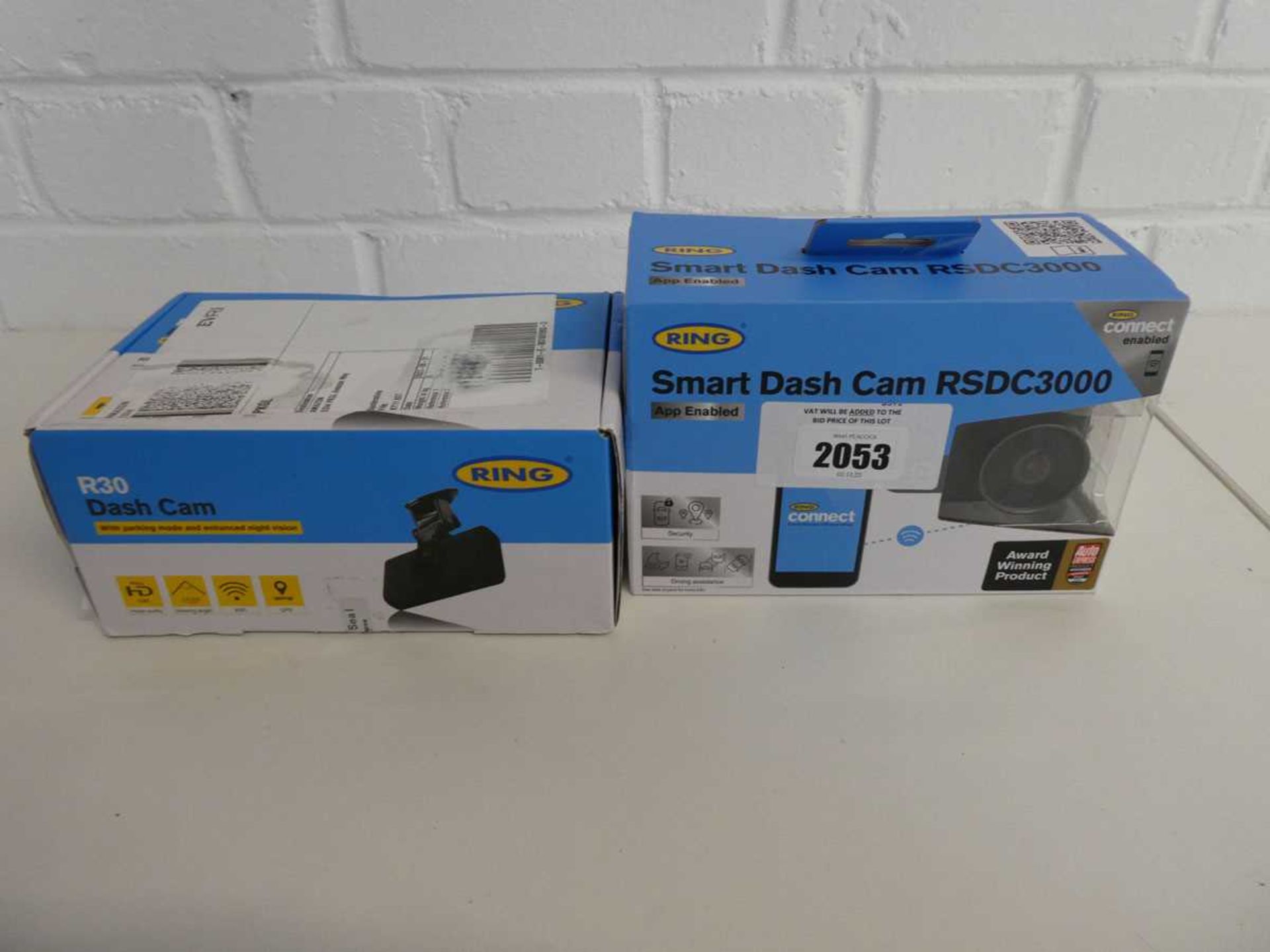 +VAT Boxed Ring smart dash cam (RSDC3000) with boxed Ring R30 dash cam