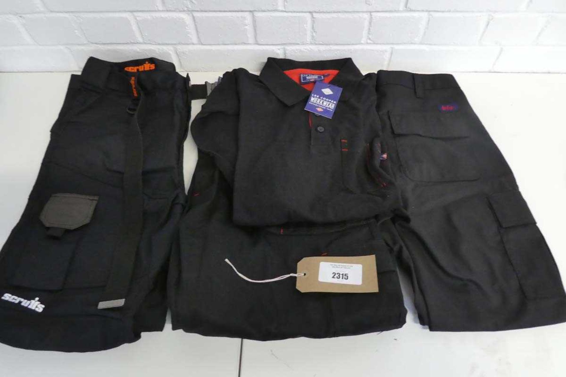 +VAT Quantity of workwear incl. pair of Scruffs multi pocket work trousers (W34) with 2 pairs of Lee