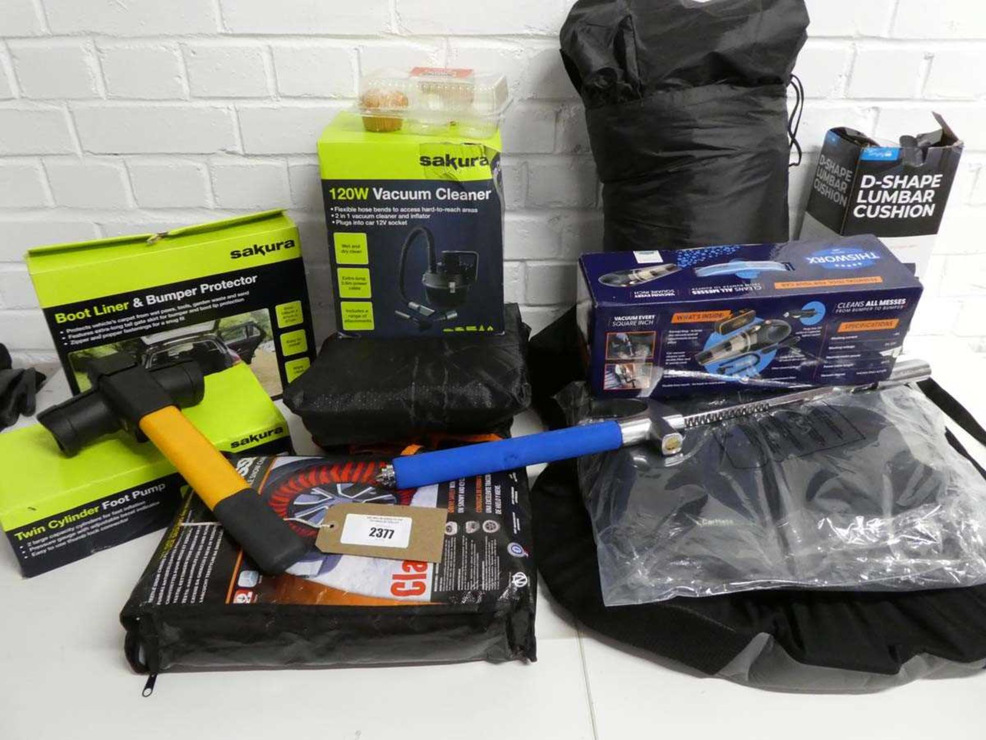 +VAT Assortment of mixed car related items to include snow chains, vacuum cleaners, car mats, car