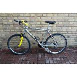 Trax Pro Saracen silver and yellow mountain bike