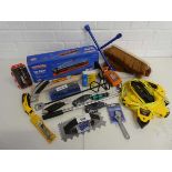 +VAT Assortment of mixed tooling to include boxed 300mm tile cutter, various screwdrivers, mixed
