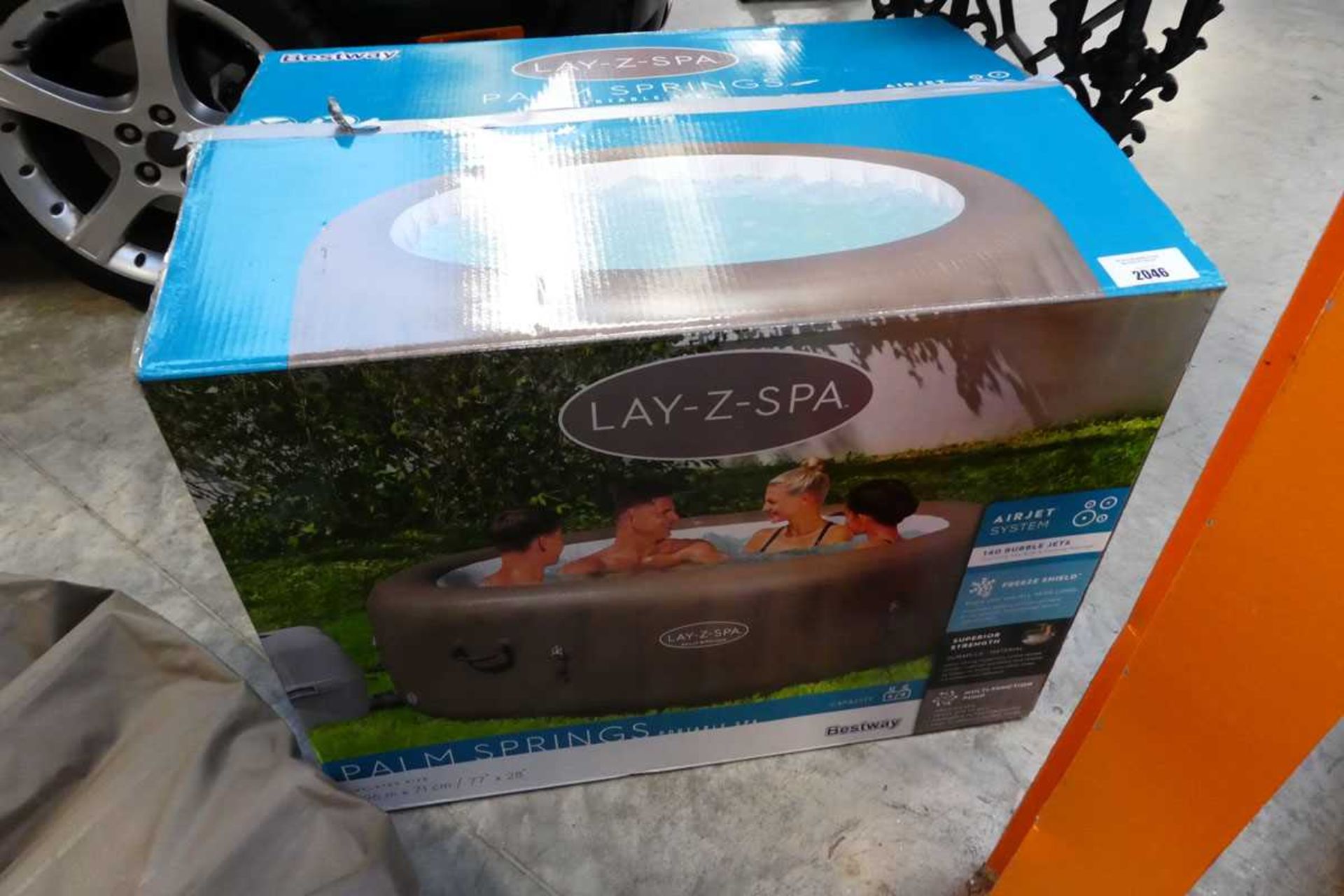 +VAT Palm Springs Lay-Z-Spa with pump, cover and box