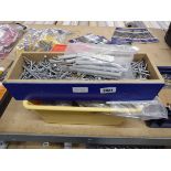 Quantity of mixed size nails and screws