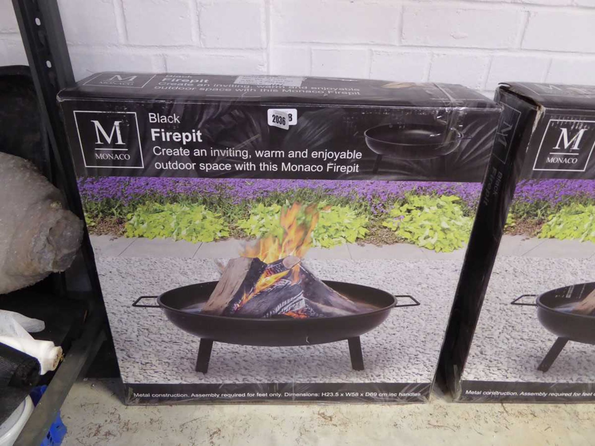 Boxed outdoor garden firepit