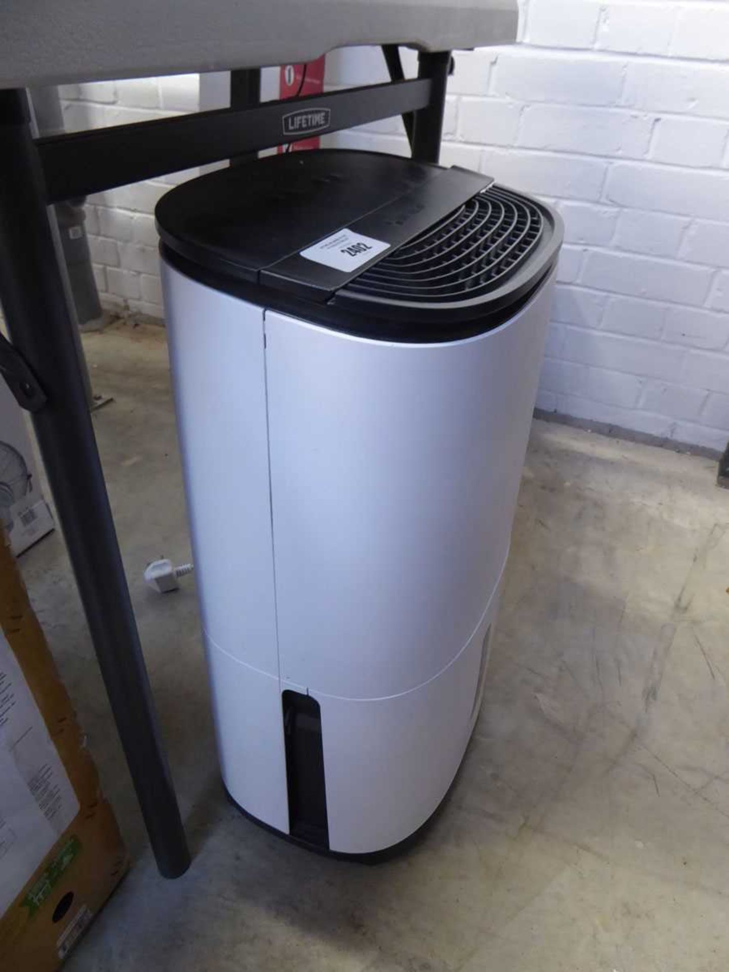 +VAT Meaco Arete 1 18L electric dehumidifier