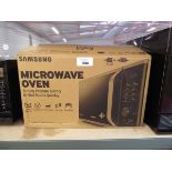+VAT Boxed Samsung digital microwave oven