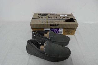+VAT Pair of Kirkland mens suede slippers in grey (size 9)