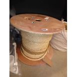 Approx 85m of natural rope, 14mm diameter