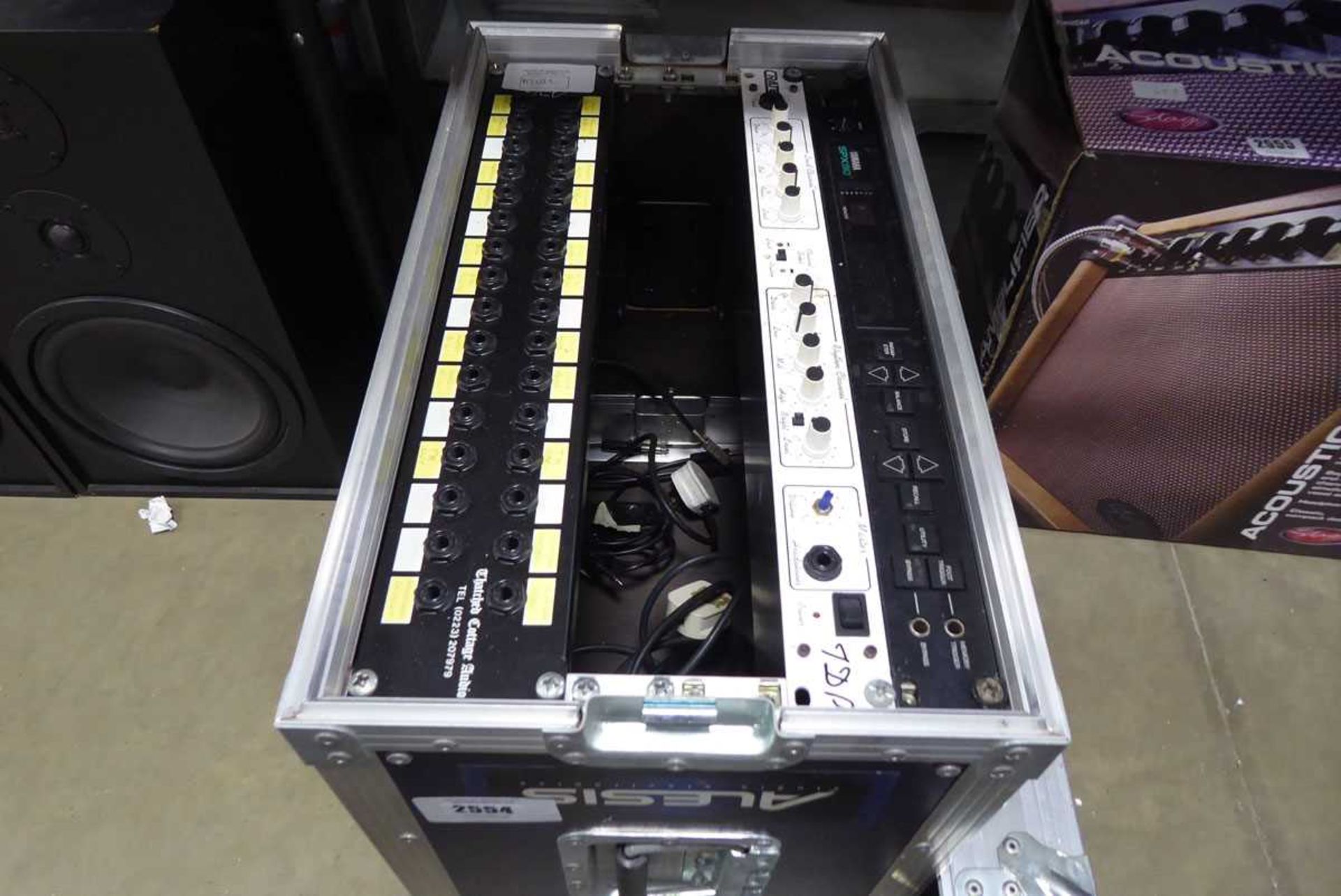 +VAT Yamaha SPX 90 control unit in protective rack case