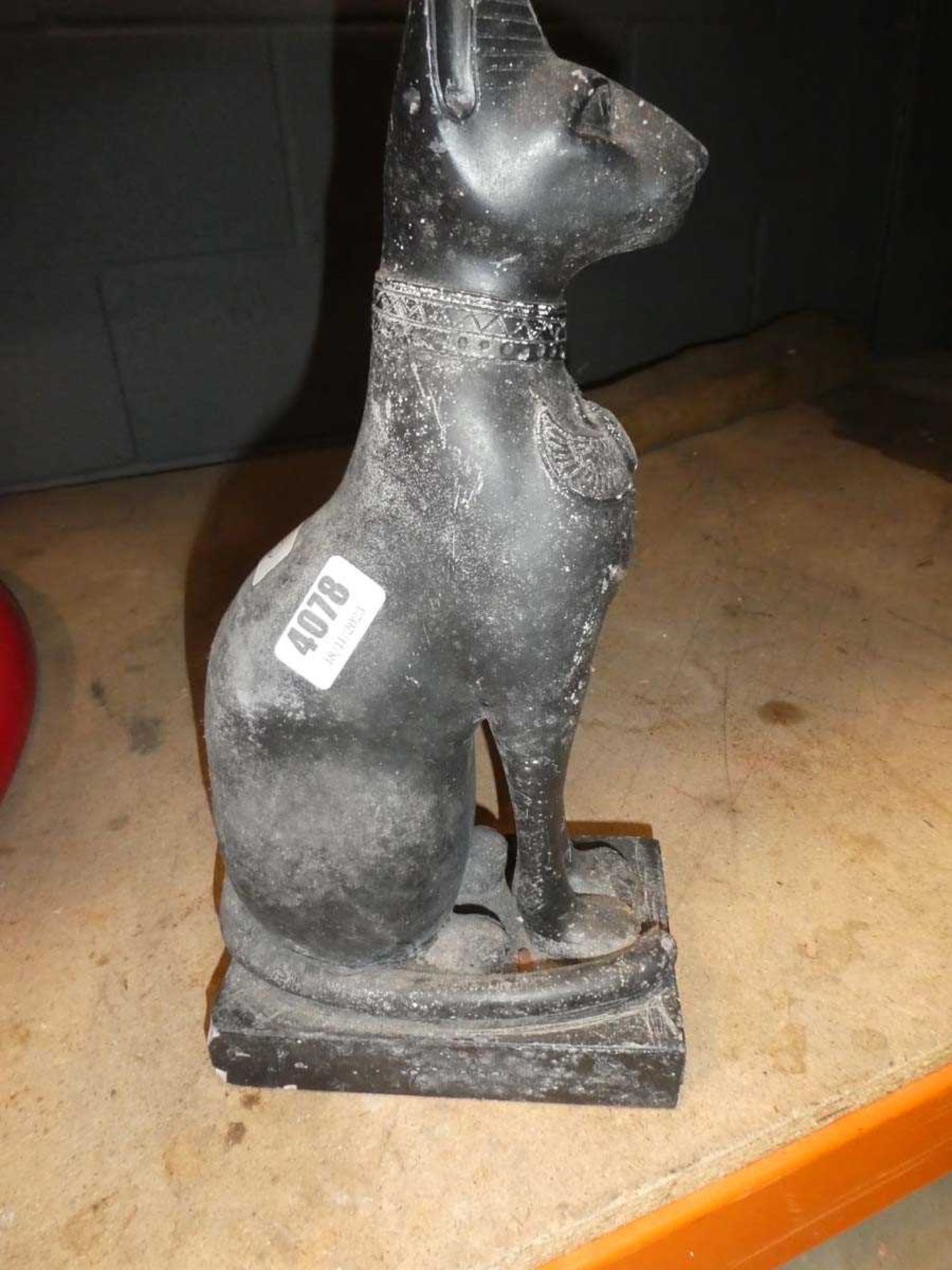 Small black statue of a cat - Image 2 of 2