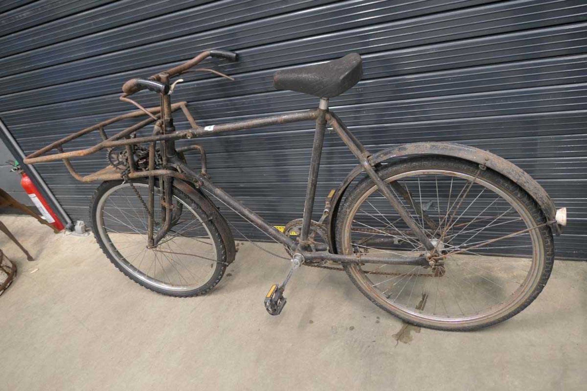 Vintage black bike with front basket and spare wheels - Image 3 of 3