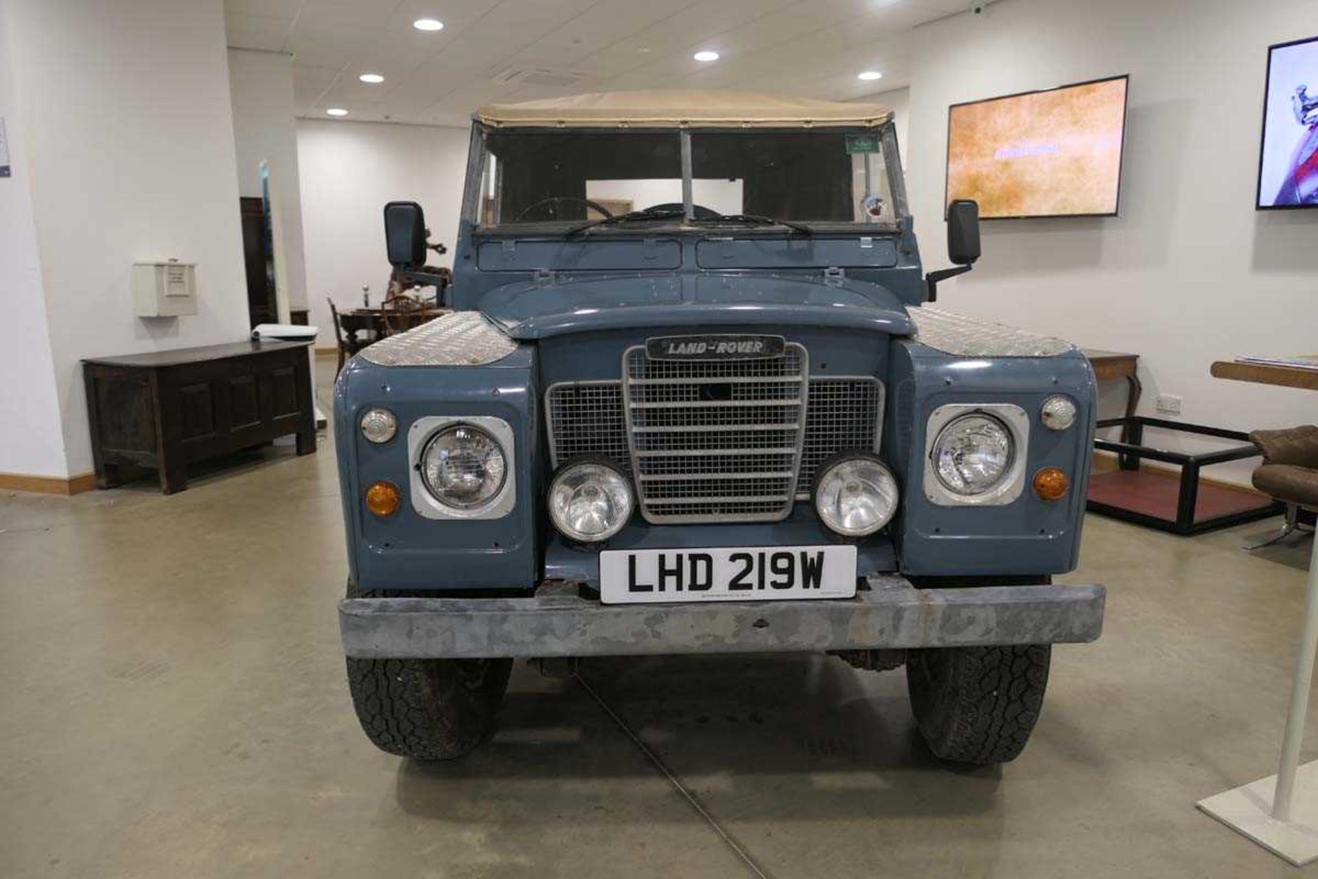 (LHD 219W) 1981 Land Rover Series 3, light 4x4 utility, 88" - 4 cyl in blue, first registered 01. - Image 2 of 17