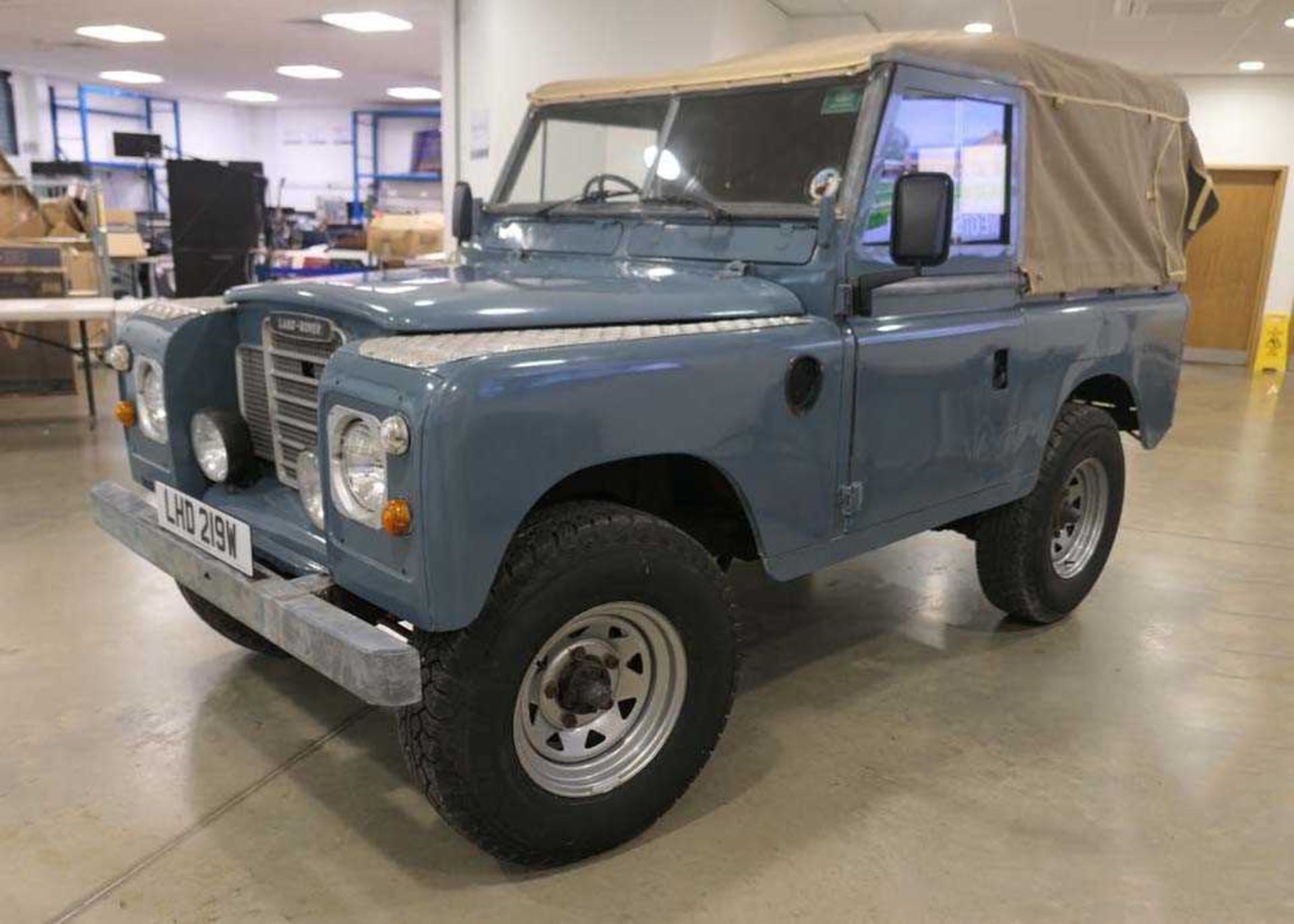 (LHD 219W) 1981 Land Rover Series 3, light 4x4 utility, 88" - 4 cyl in blue, first registered 01. - Image 3 of 17