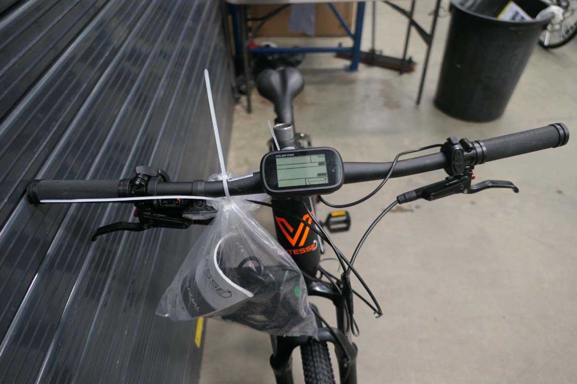 +VAT Vitesse Force electric mountain bike with charger (handle bar and main shaft screws missing) - Image 3 of 3