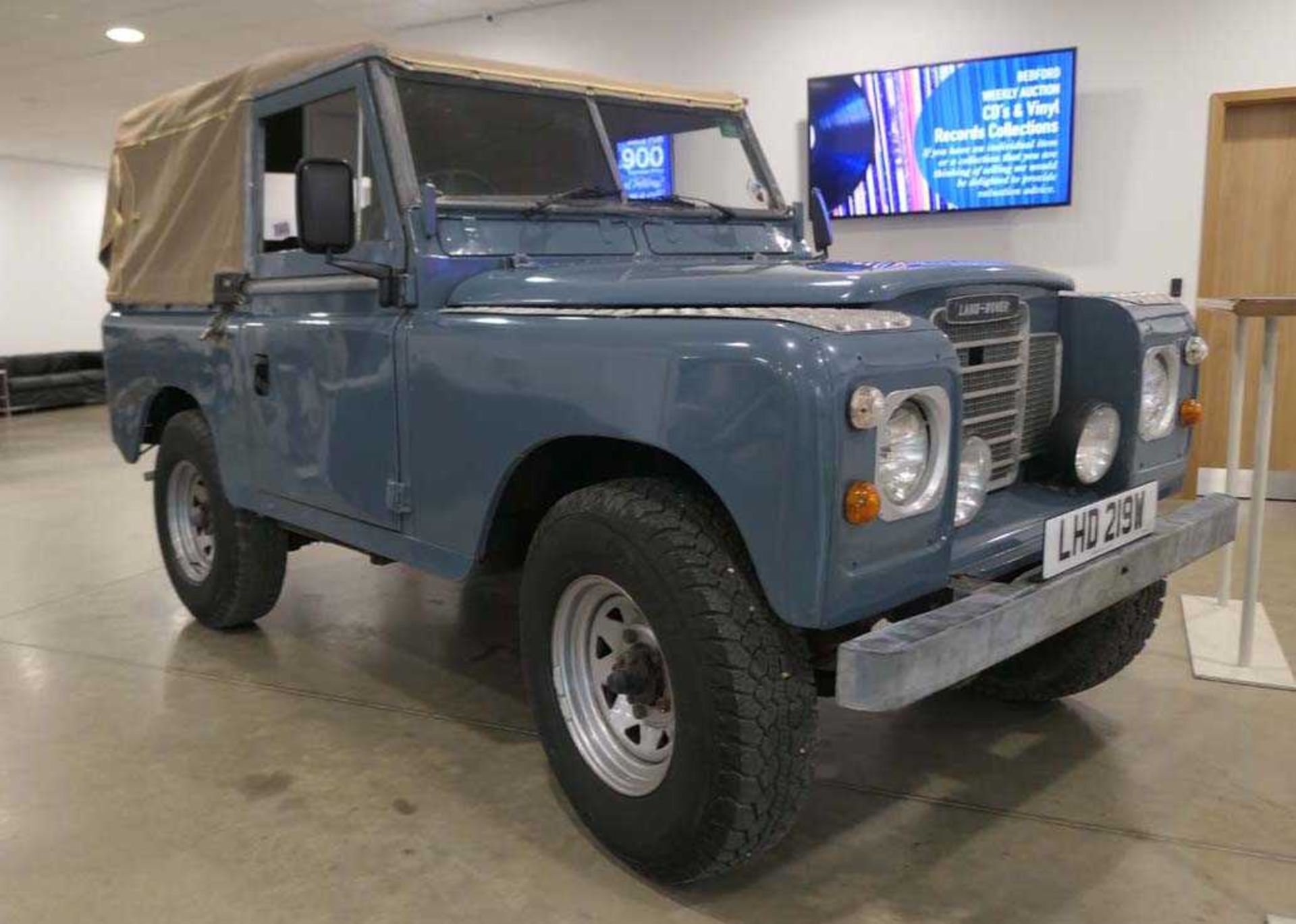 (LHD 219W) 1981 Land Rover Series 3, light 4x4 utility, 88" - 4 cyl in blue, first registered 01.