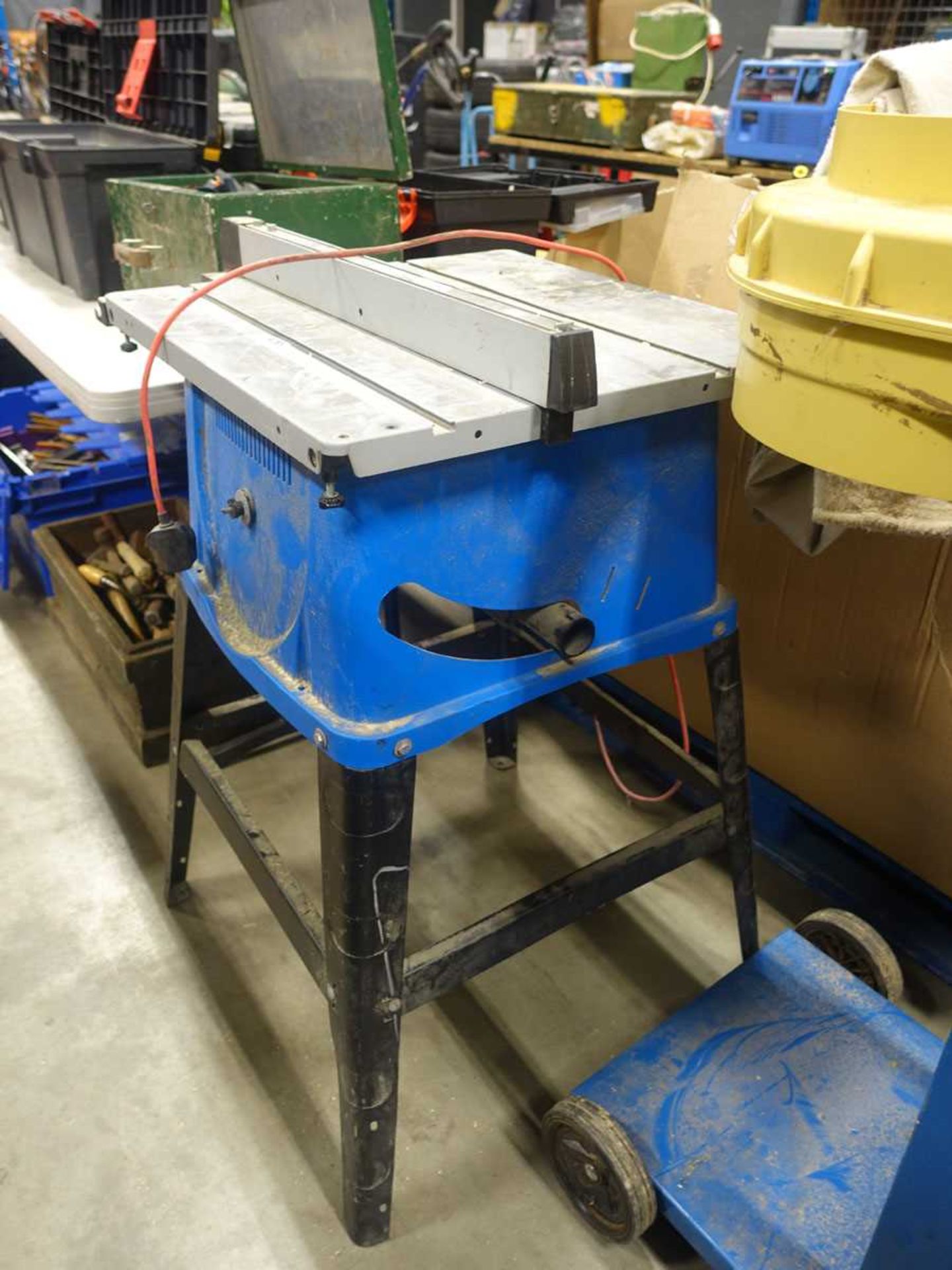 Small table saw