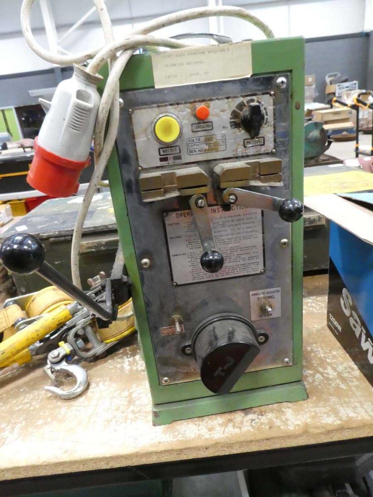 Band saw welding and trimming machine