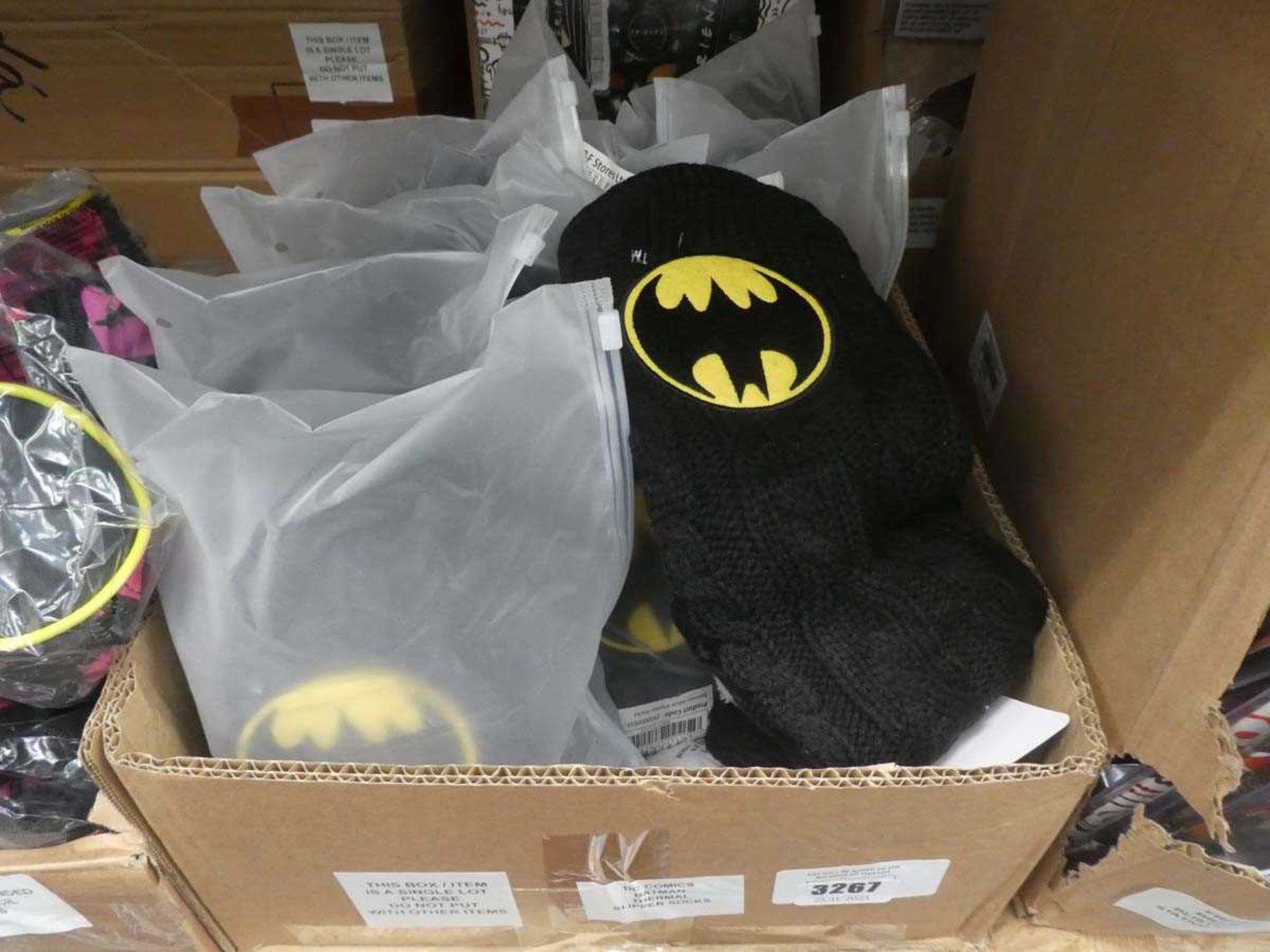 +VAT Box of DC Comics Batman thermal slipper socks