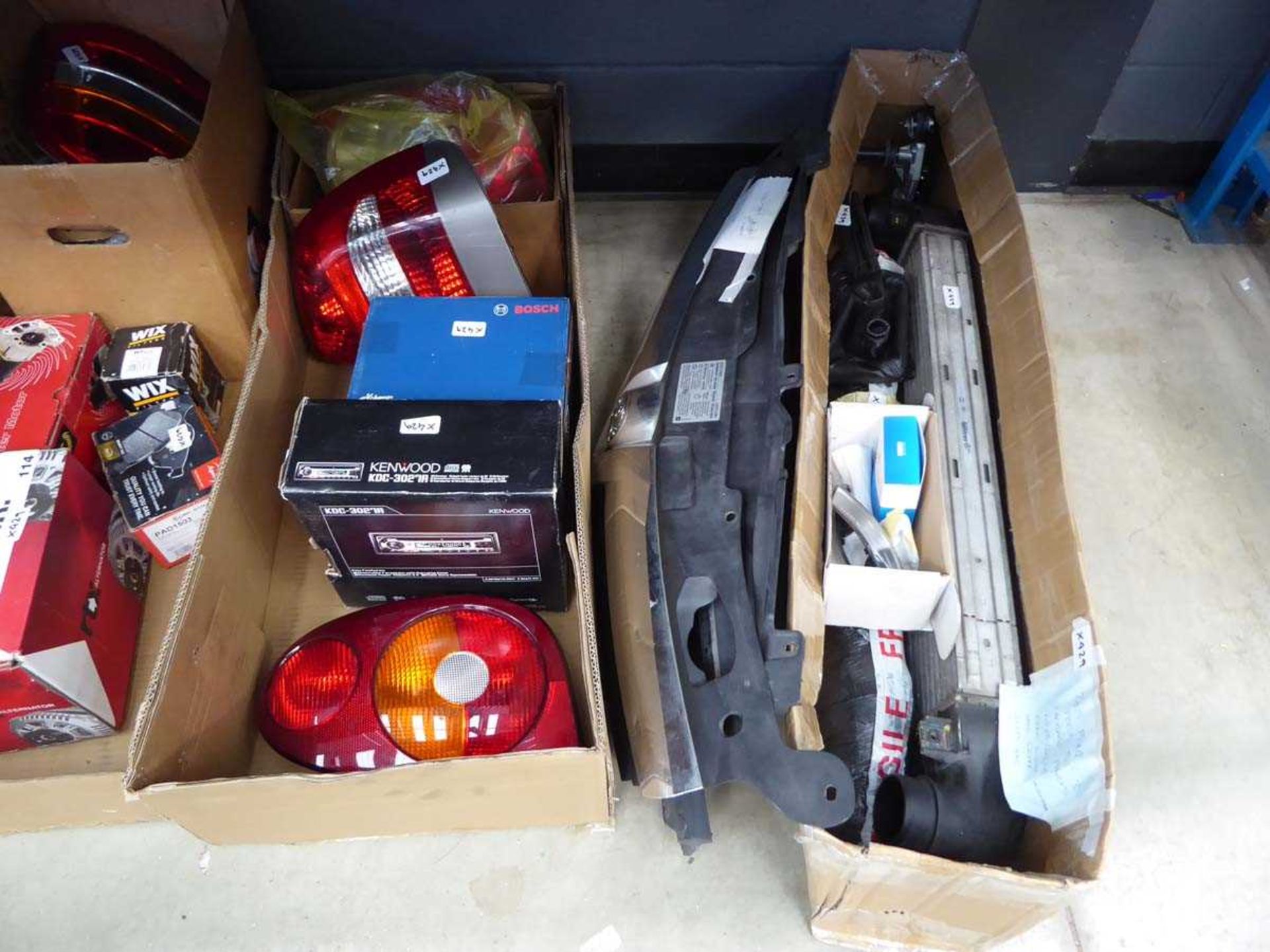 Under bay of assorted car parts and accessories plus box of sat navs - Image 2 of 4