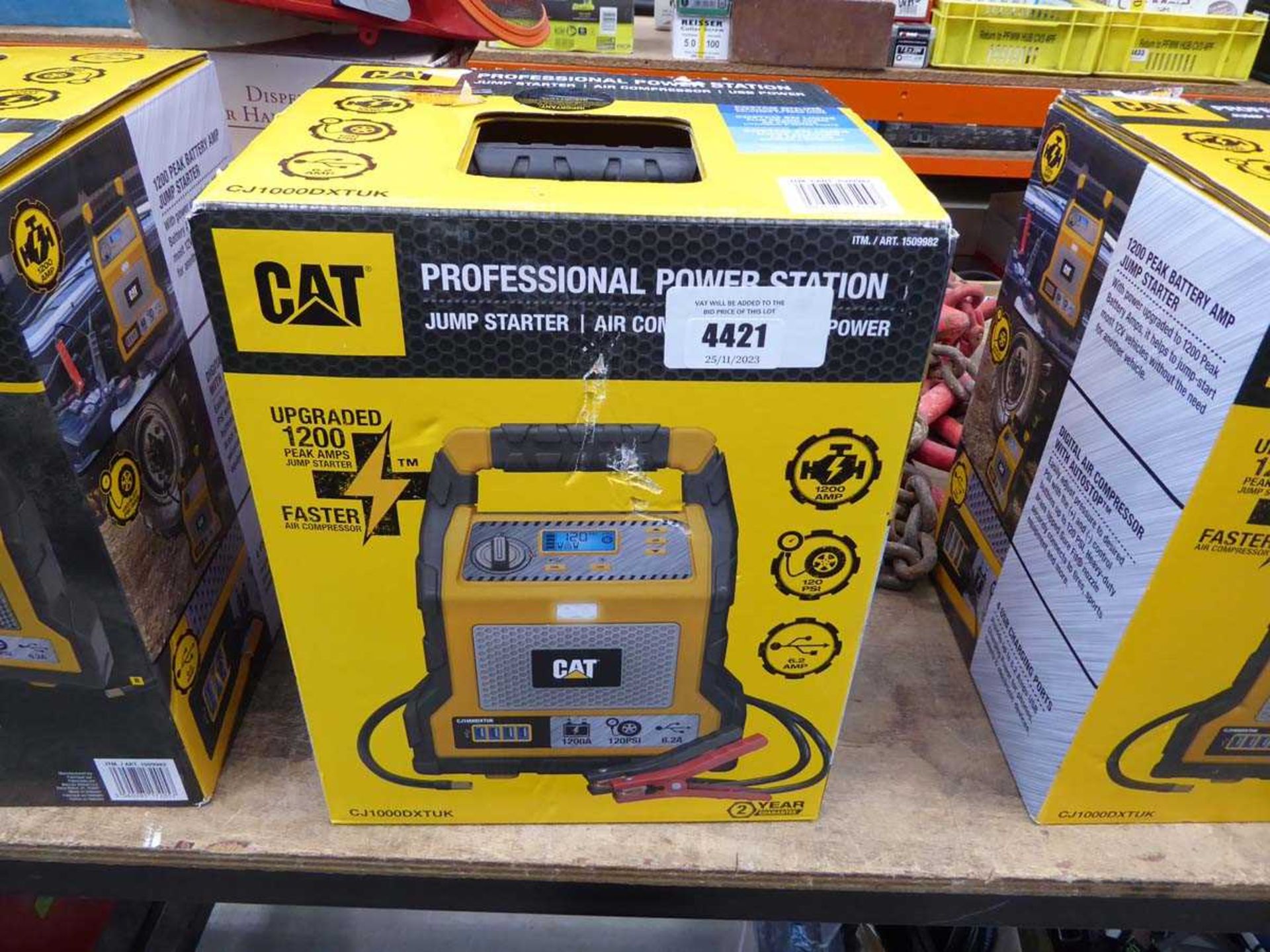 +VAT Boxed Cat jump start kit