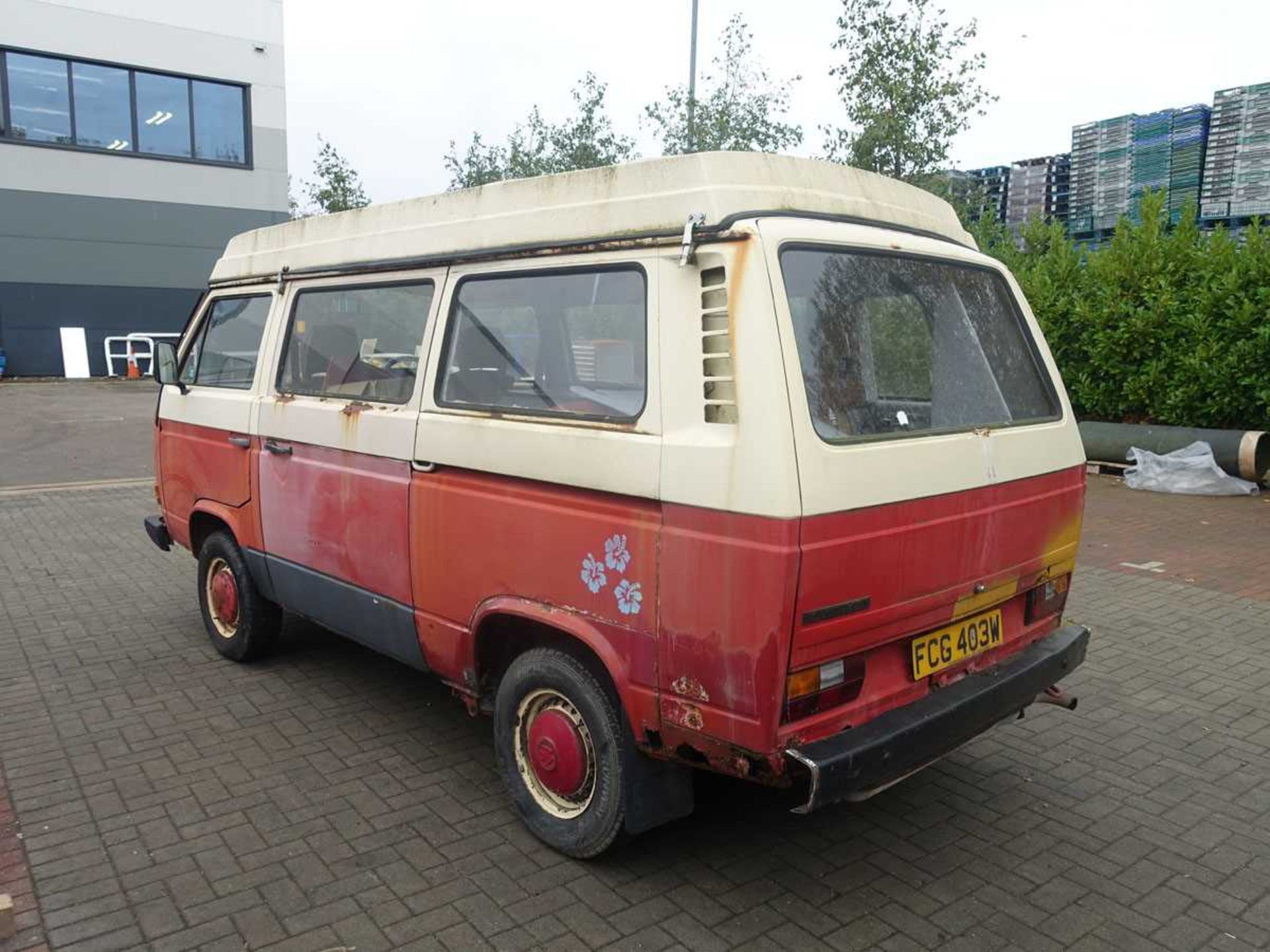 (FCG 403W) Volkswagen T25 Camper Van, Devon Moonraker in red and cream, with original gas fridge - Image 6 of 16