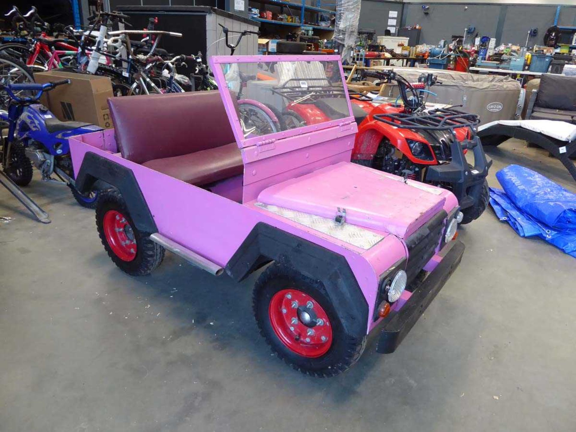 Petrol powered 4-wheel child's pink Landrover style car - Image 2 of 6