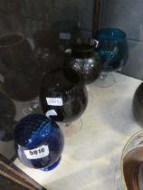 4 coloured glass bowls