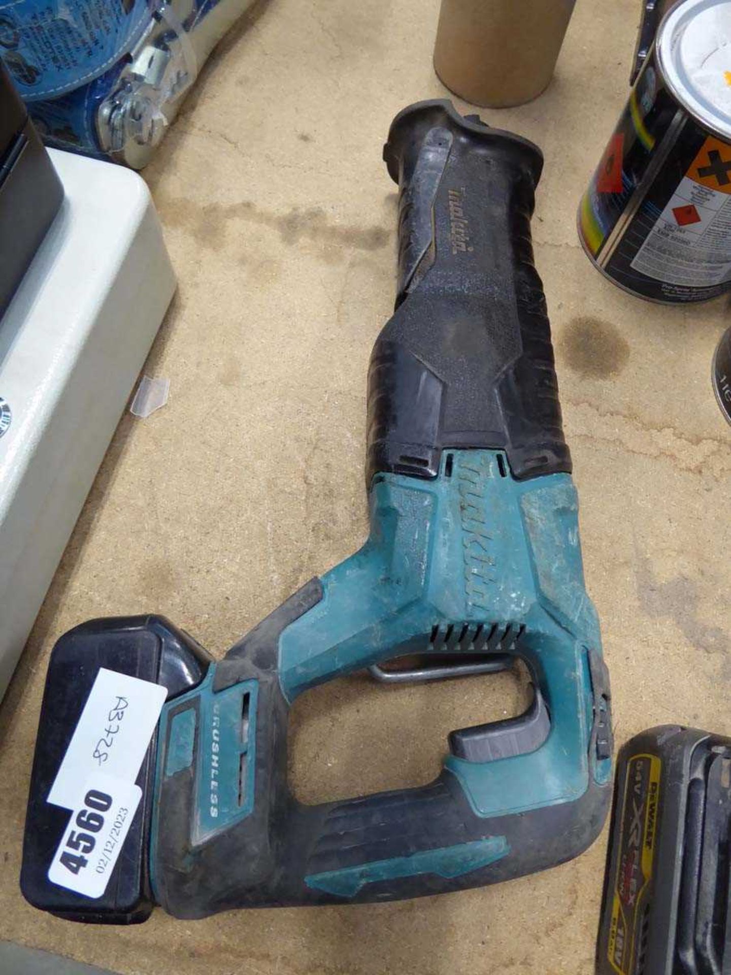 Makita reciprocating saw with one battery, no charger