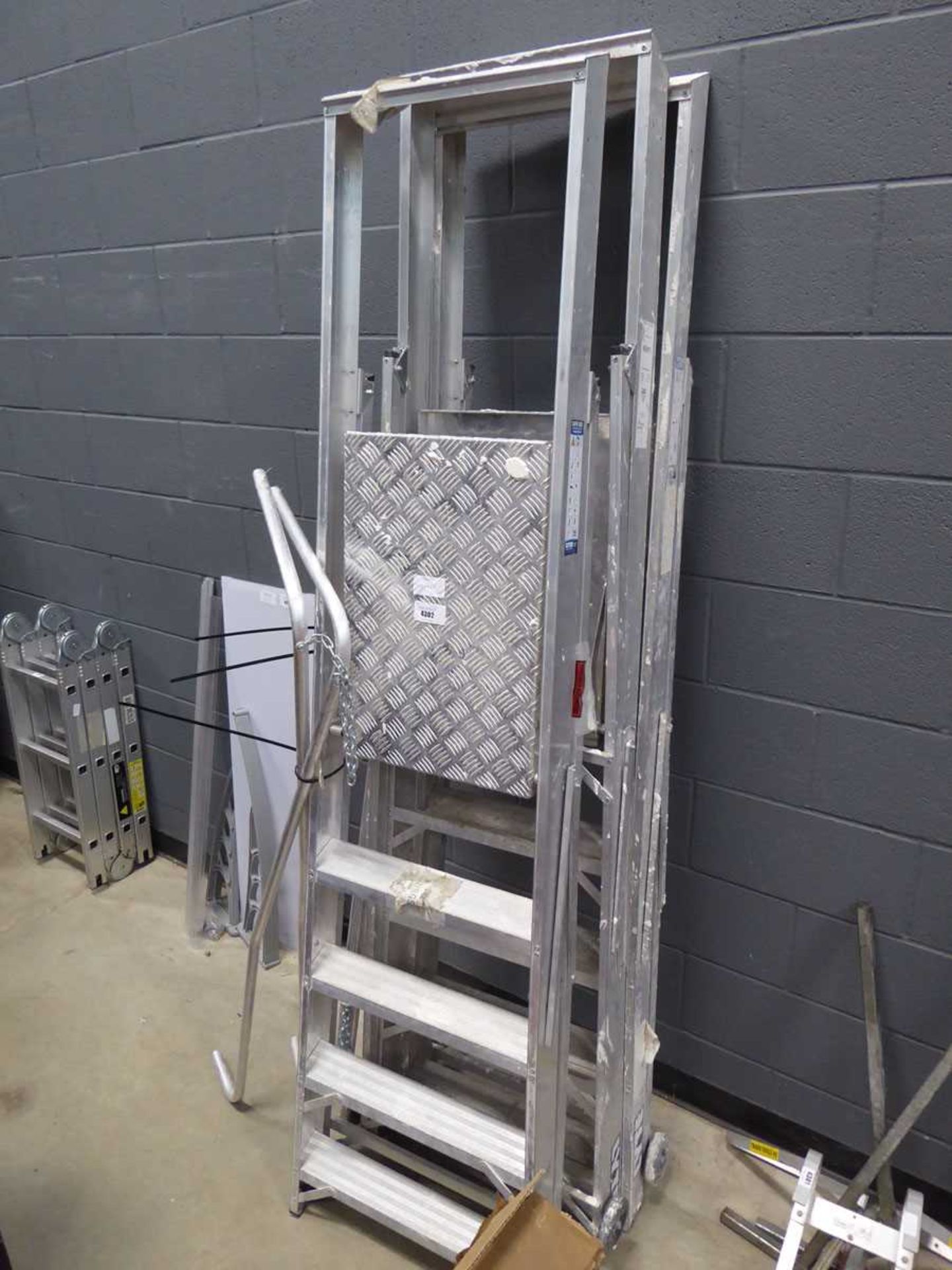 5 tread industrial style step-ladder