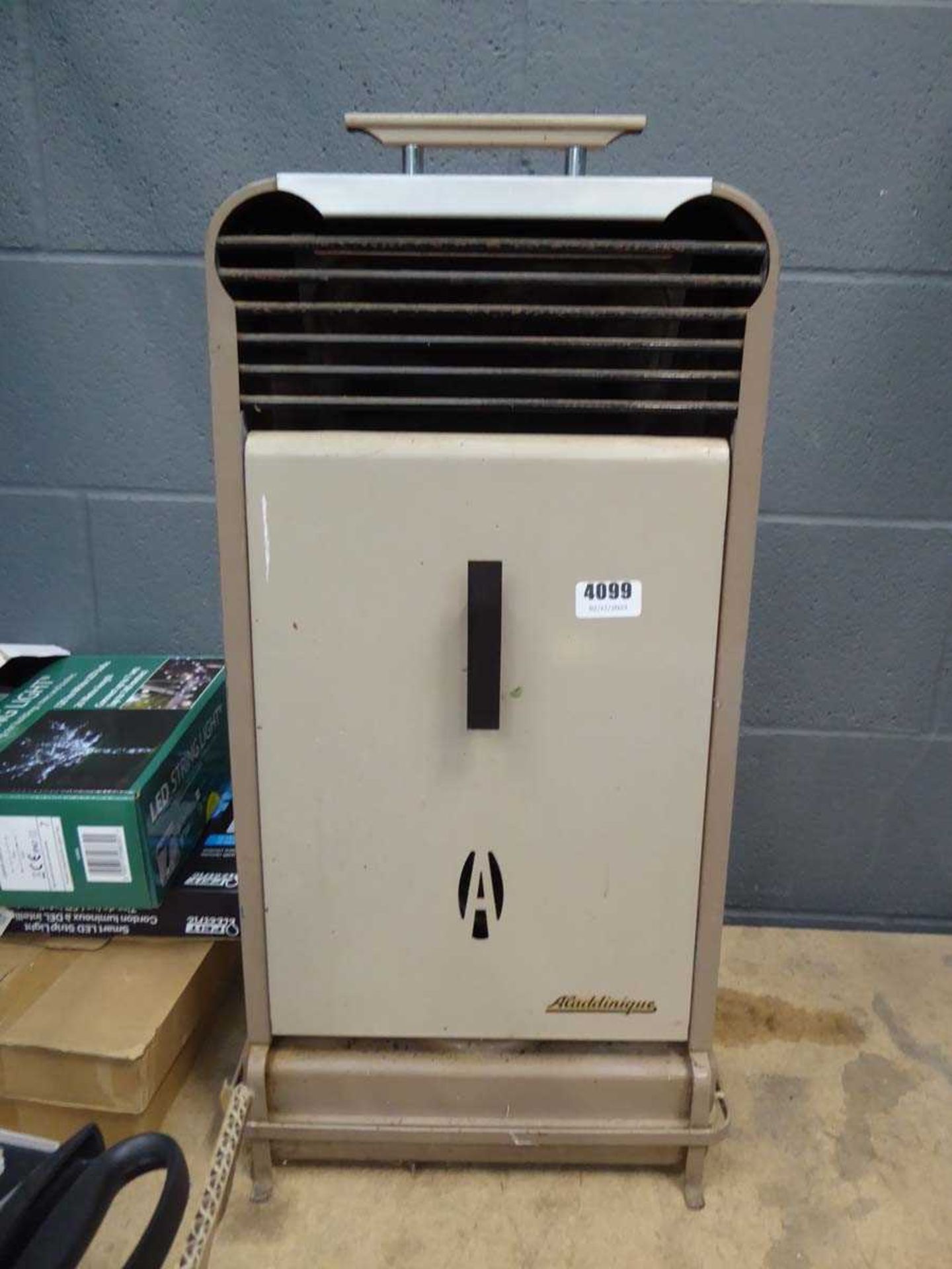 Small paraffin heater