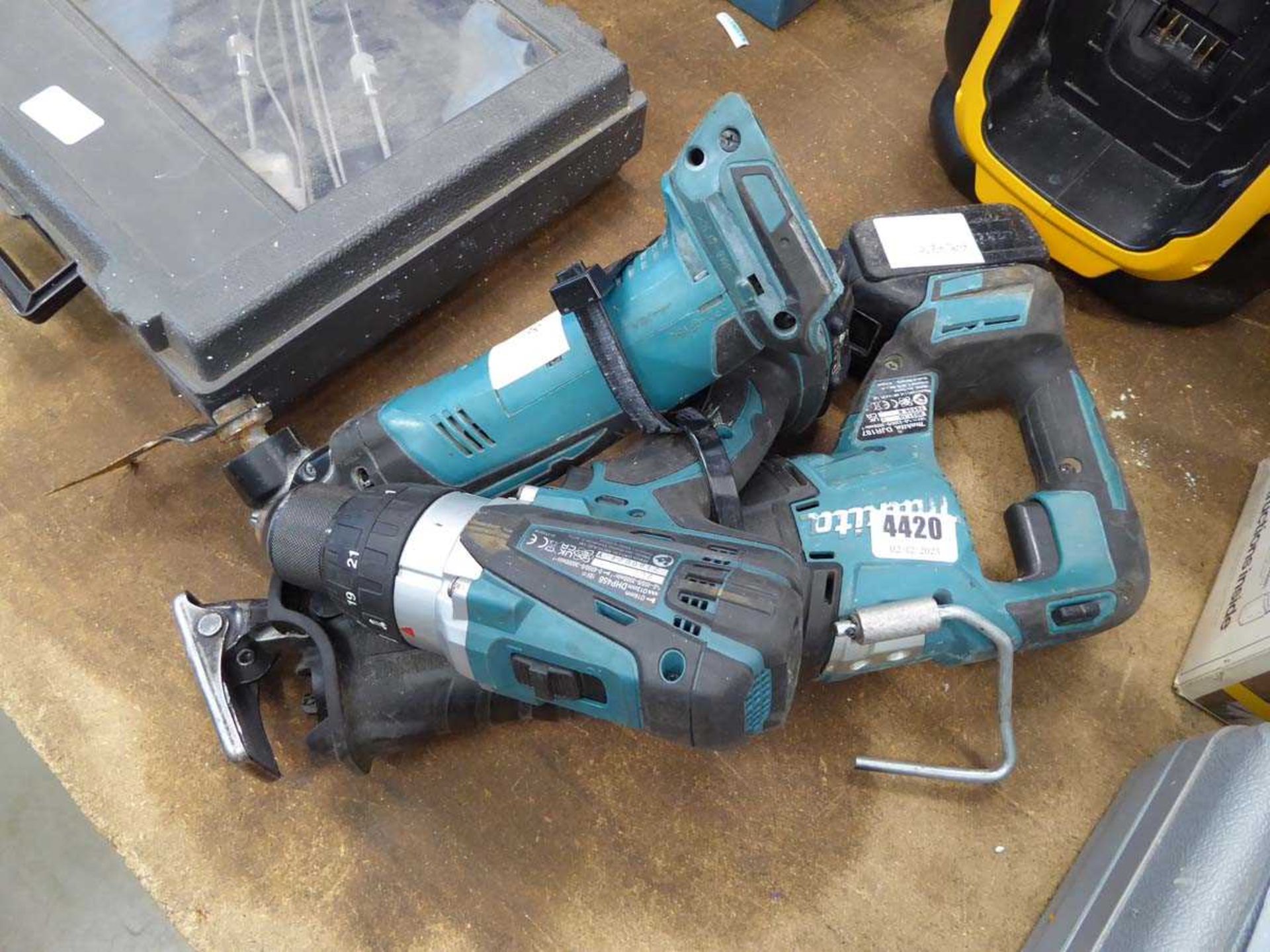 Battery powered Makita drill, multi tool and reciprocating saw with 2 batteries, no charger